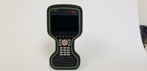 Handheld device with keypad and screen.